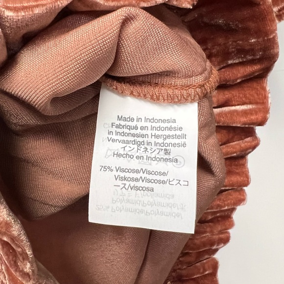 NWOT Madewell Velvet Tulip-Sleeve Ruffle Top - Picture 9 of 9